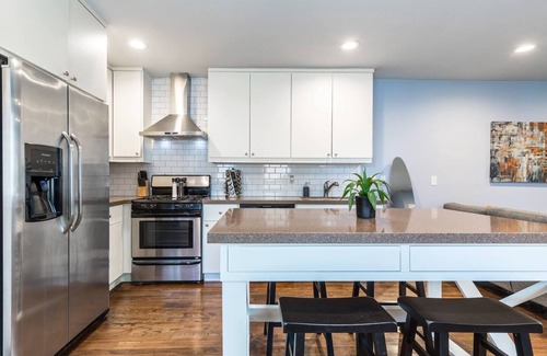 Greater East End Apartment | Discover Lombardy Haven: Ideal for Medical Center Visits