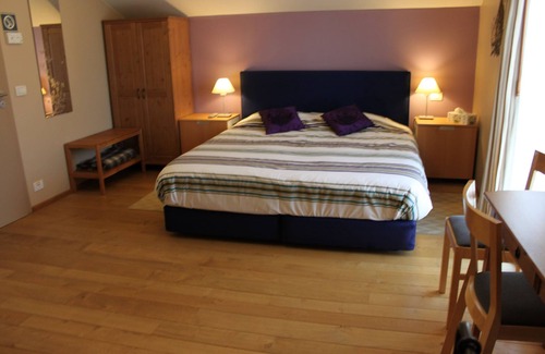 Lotenhulle Bed & Breakfast | Relaxing Stay at Lomolen B&B with Spa & Family Amenities