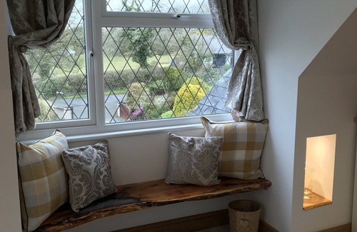 Pentraeth Bed & Breakfast | Experience Lon Y Traeth Bed & Breakfast with Ocean Views