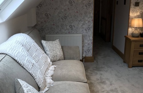 Pentraeth Bed & Breakfast | Experience Lon Y Traeth Bed & Breakfast with Ocean Views