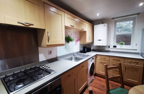 Edmonton Apartment | Elegant 2-Bedroom London Apartment with Pool & Spa