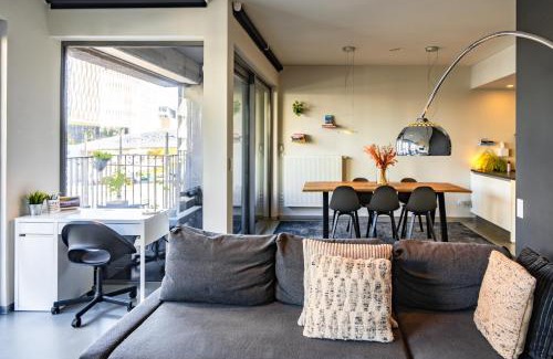 De Kaaien Apartment | Family-Friendly London 993 Apt 202 - Guest Rated 9.6/10