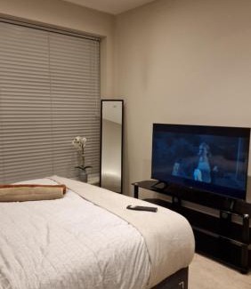 West Ealing Apartment | Family-Friendly London City Apartment with Great Amenities