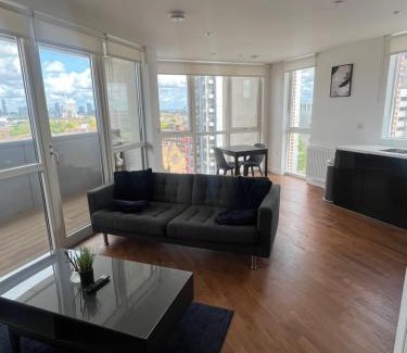 Canning Town Apartment | Comfortable Two Bedroom Apartment in London City