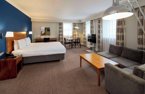Waddon Hotel | Inviting London Croydon Aerodrome Hotel with Spa & Dining