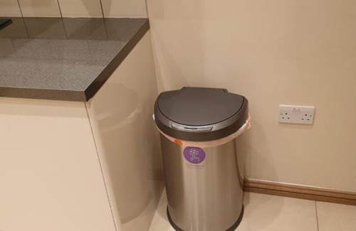 Valentines Apartment | Chic London Flat Near Ilford Station with Garden & WiFi