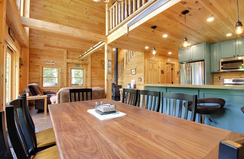 Londonderry Cabin | Experience Londonderry Chalet: Deck, Fire Pit & Scenic Views