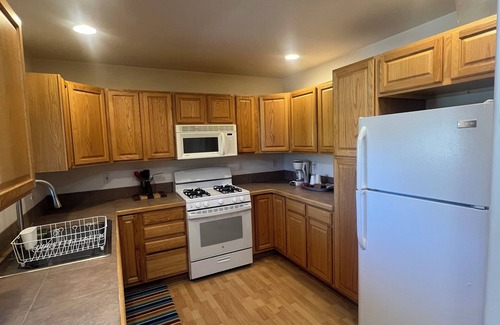 Grand Lake Hotel | Charming Lone Eagle Lodge: Family-Friendly with Breakfast