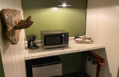 Cougar Resort | Experience Lone Fir Resort: Family-Friendly Getaway Awaits!
