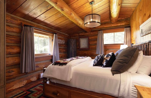 Gallatin Gateway Hotel | Discover Lone Mountain Ranch: Family-Friendly Retreat