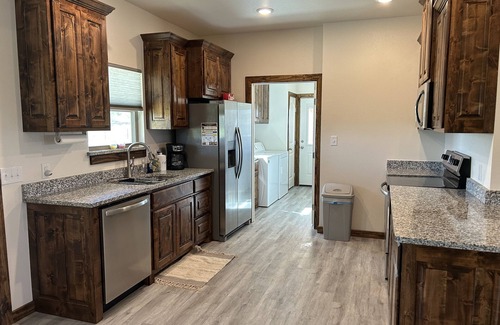 Dublin House | Pet-Friendly Retreat at Lone Oak Place - Rated 10/10!