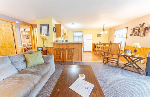 Iron River Cabin | Relax at Lone Pine: Bond Falls and Scenic Views Await!