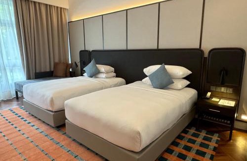 Batu Ferringhi Resort | Relax at Lone Pine, Penang: Oceanfront 5-Star Resort