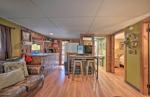 Huntingdon Cabin | Pet-Friendly 'Lone Ranger' Cabin on 50 Acres by Raystown Lake