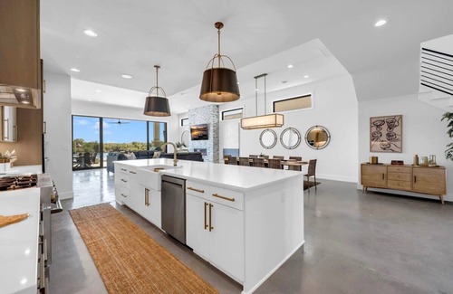 Kingsland House | Experience Lone Star Landing with Premier Concierge Services