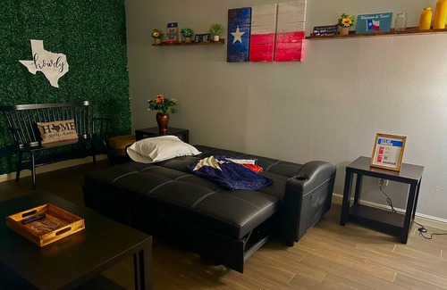 McAllen Apartment | Top-Rated Family Getaway at Lone Star Lodge