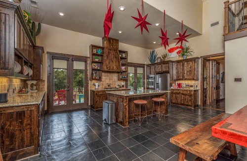 Gordonville House | Ideal Retreat on 18 Acres: Ocean Views & Family Friendly