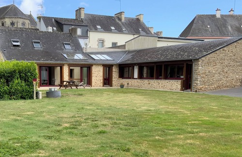 Pont-Scorff House | Historic Longère in Pont-scorff with Spa & Family Amenities