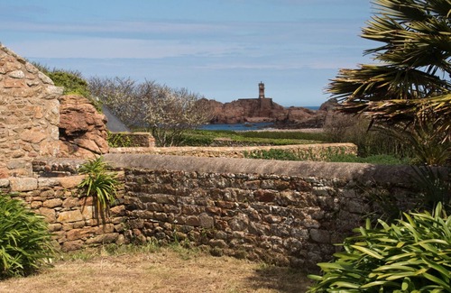 Ile-de-Brehat House | Scenic Longère Bretonne with Ocean View Near Phare du Paon