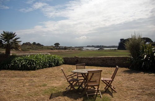 Ile-de-Brehat House | Scenic Longère Bretonne with Ocean View Near Phare du Paon
