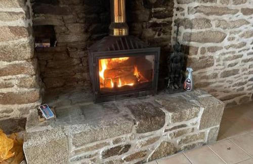 Limerzel House | Cozy Family Retreat with Fireplace and 3 Bedrooms