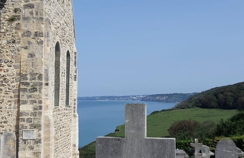 Gueutteville-les-Gres House | Charming Longère en Caux: Family-Friendly Retreat by the Sea