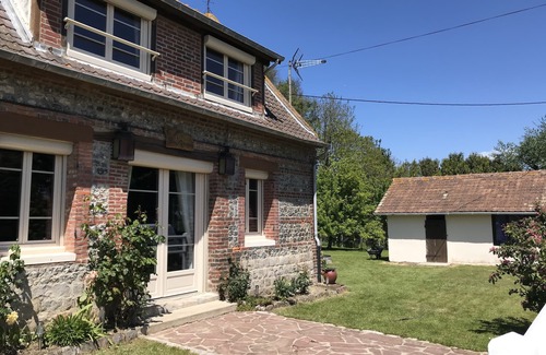 Saint-Aubin-sur-Mer House | Beachfront Longère: Pet-Friendly Oasis with Ocean Views