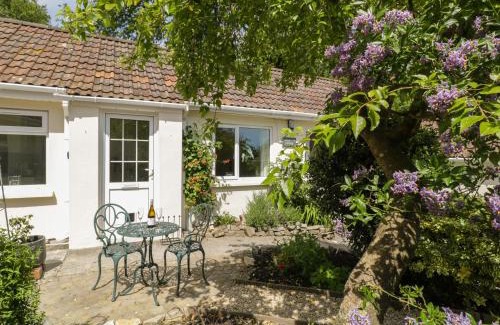 Ditcheat House | Experience Long Batch Cottage - 4-Star Guest Rated Retreat