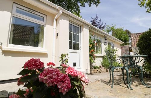 Ditcheat House | Experience Long Batch Cottage - 4-Star Guest Rated Retreat