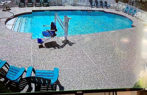 York Beach Hotel | Enjoy Oceanfront Bliss at Long Beach Motor Inn