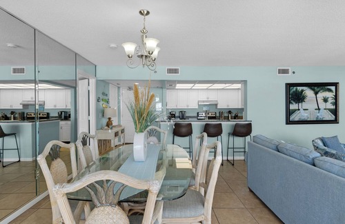 Long Beach Condo | Beachfront Paradise: Free Service & Ocean Views Await!