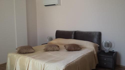 Shkorpilovtsi Apartment | Relax at Long Beach Resort with Oceanfront Views & Pools