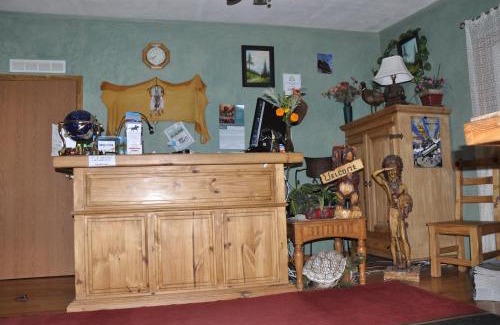 Gunnison Hotel | Budget-Friendly Long Holiday Motel: Family-Friendly Retreat