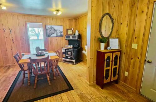 Crooked River Ranch House | Long Hollow Ranch - The Bunk House
