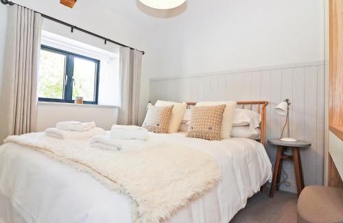Falmouth House | Pet and Child Friendly Retreat at Long House, Boskensoe Barns