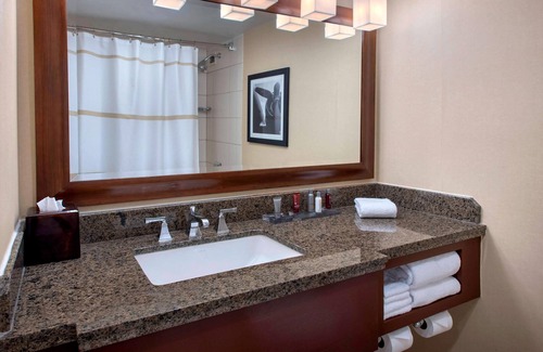 East Garden City Hotel | Discover Long Island Marriott: Pool, Spa & Family-Friendly Stay