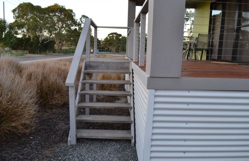 Murray Bridge House | Pet-Friendly Long Island Retreat on the Murray River