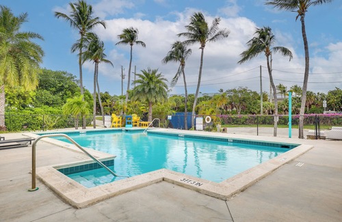 Layton Apartment | Long Key Studio w/Resort Pool & Beach Access!