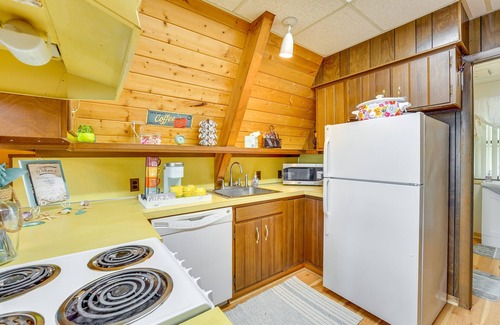 Fountain Cabin | Idyllic Long Lake Cabin with Private Dock & Spa Amenities