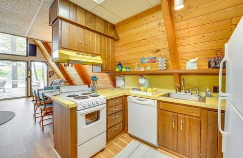 Fountain Cabin | Idyllic Long Lake Cabin with Private Dock & Spa Amenities