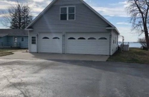 Alpena Cottage | Tranquil Long Lake Cottage in Alpena, MI - Rated 9.8/10