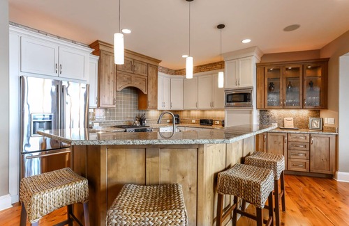 Traverse City House | Unforgettable Long Lake Escape: Scenic Views & Family-Friendly