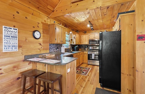 Mineral Bluff Cabin | Exclusive Mountain Views with Pool, Spa & Total Privacy