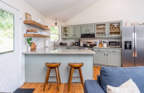Wolf Laurel Cabin | Scenic Modern Cabin with Pool & Breakfast - Rated 9.6/10