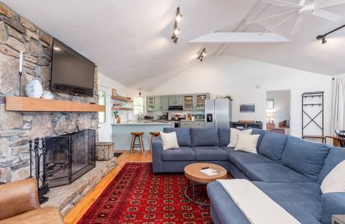 Wolf Laurel Cabin | Scenic Modern Cabin with Pool & Breakfast - Rated 9.6/10