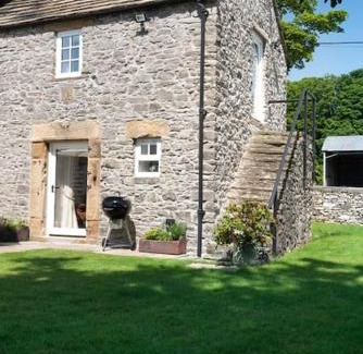 Little Longstone House | Discover Long Roods Cottage: 4-Star Guest Rated Retreat