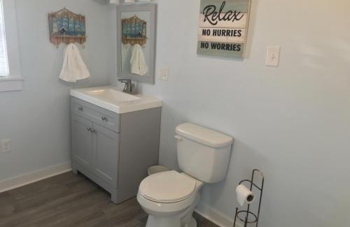 York Beach House | Experience Long Sands Serenity: Perfect for Families & Pets