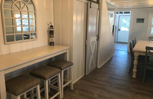 York Beach House | Experience Long Sands Serenity: Perfect for Families & Pets