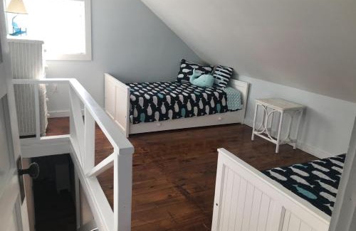 York Beach House | Experience Long Sands Serenity: Perfect for Families & Pets