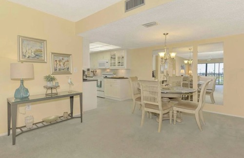 Trailer Estates Condo | Long term Rental nCondo located at the IMG Golf Course- 3 Month minimum